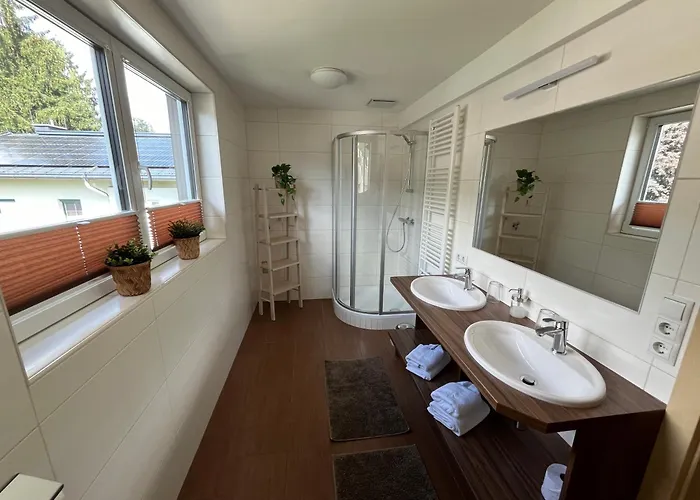 Luna アパート シュラートミンク